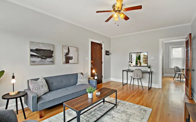 1BR Vibrant Apt in Old Irving Park
