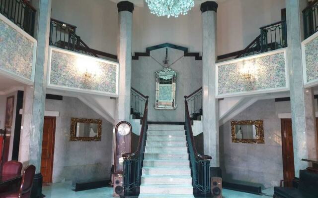 Kyriad Pejaten Suites