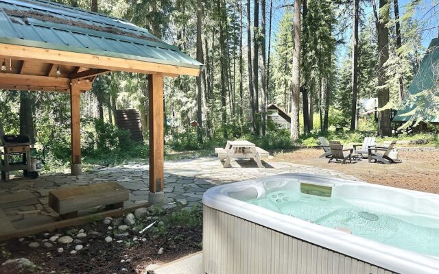 Painted Pony Cabin 2 Bedroom Home by NW Comfy Cabins by RedAwning