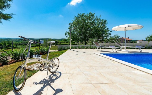 Amazing Home in Vizinada With 3 Bedrooms, Wifi and Outdoor Swimming Pool
