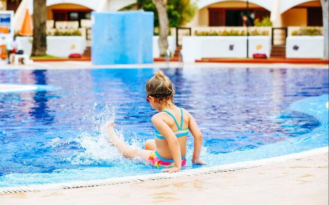 Coral Compostela Beach Hotel