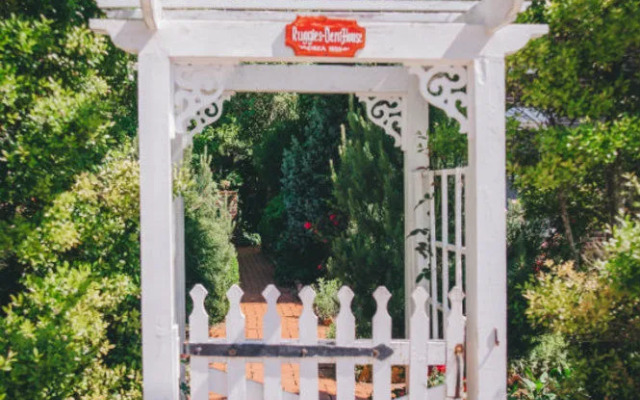 Old Caledonian Bed and Breakfast