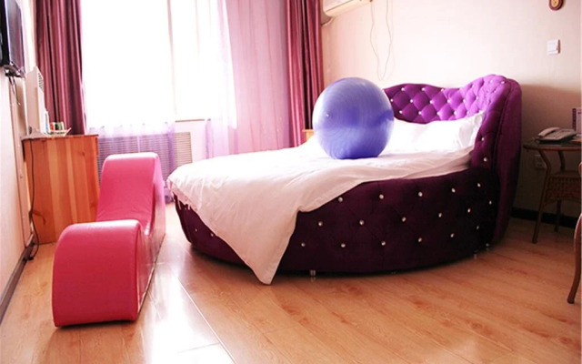 Chengde Xinhe 521 Theme Hotel