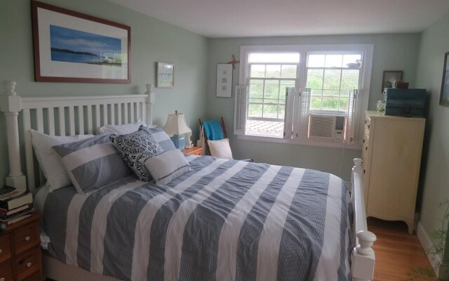 76 Indian Hill Road North - Three Bedroom House