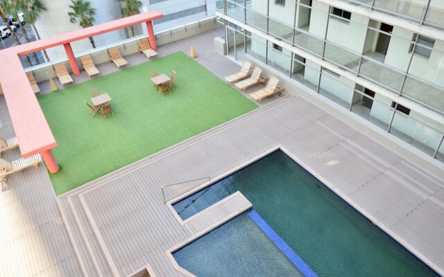 Beach House-style Apartment In City Centre