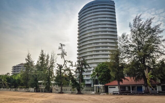 Sandy Beach Condo 15E