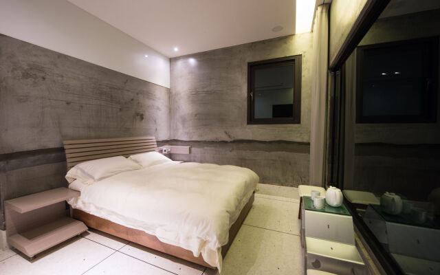 Azureloho Hostel