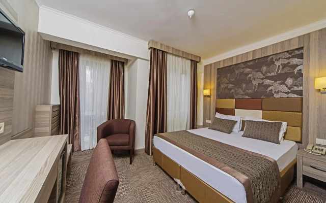 Pera Arya Hotel