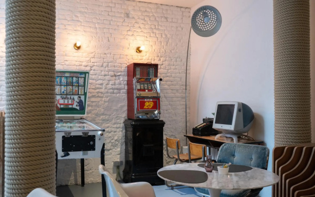 Hotel Retro