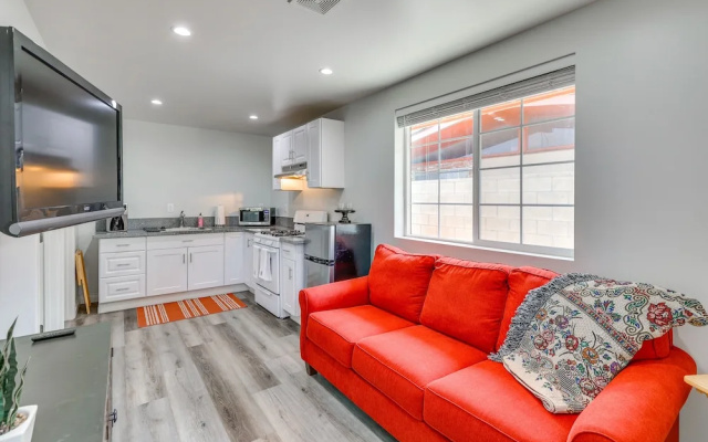 Sleek San Fernando Studio ~ 14 Mi to Universal