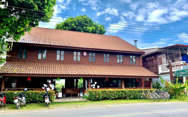 Riverhouse Hotel - The Teak House