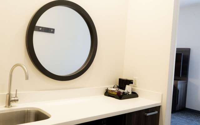 Hampton Inn & Suites Seal Beach