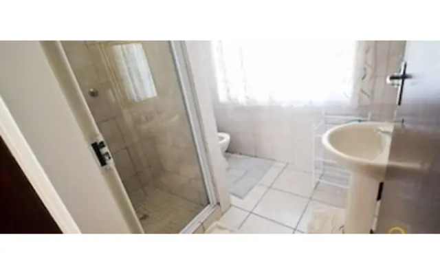 Lekoa Bed and Breakfast and Trading