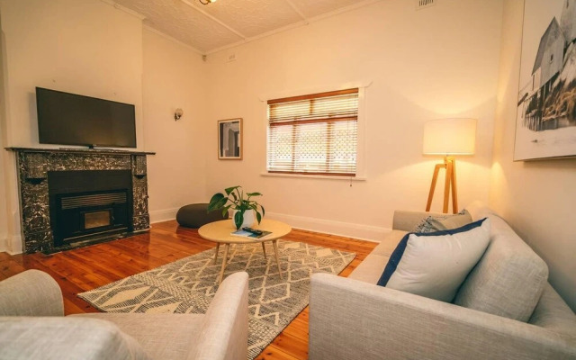 Treasure on Bagot-Free Wifi/Netflix-Close to CBD