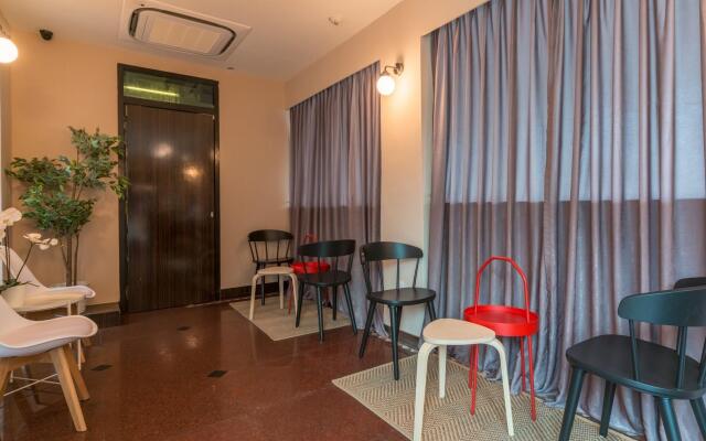 RedDoorz Hotel @ Geylang (SG Clean Certified)