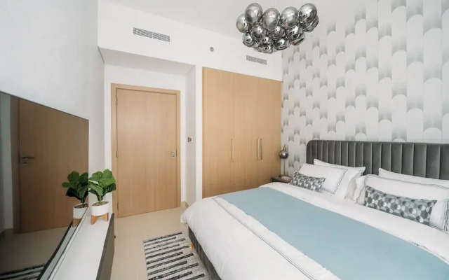 New! Luxurious Stay Dubai Creek Balcony & View