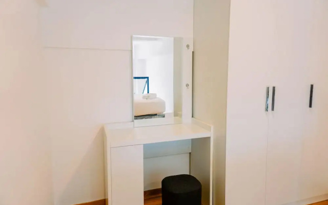 Modern And Cozy Studio Loft Apartment At Kingland Avenue