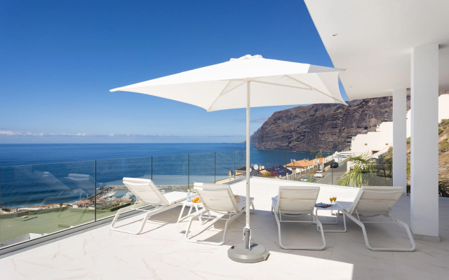 Crystal I Luxury Apartments