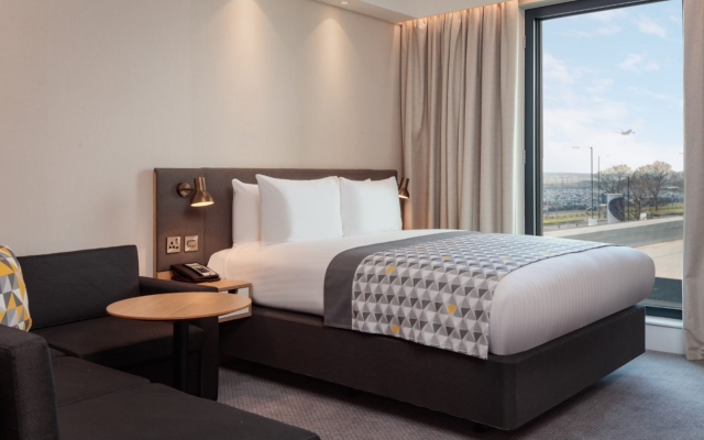 Holiday Inn Manchester Airport, an IHG Hotel