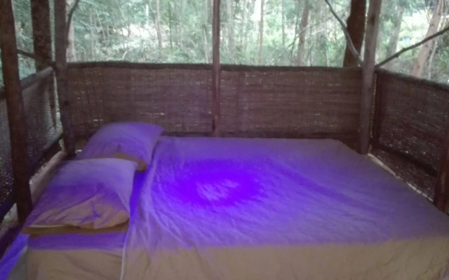 Thuyhouse Resort