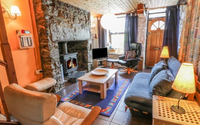 2 Waterloo Cottage