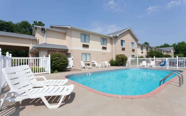 Ramada by Wyndham Tell City