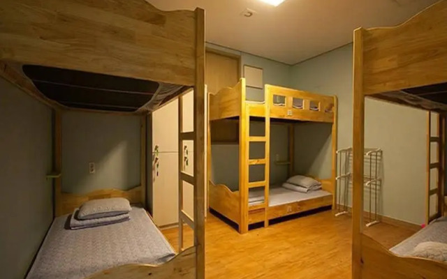 Cube Guesthouse