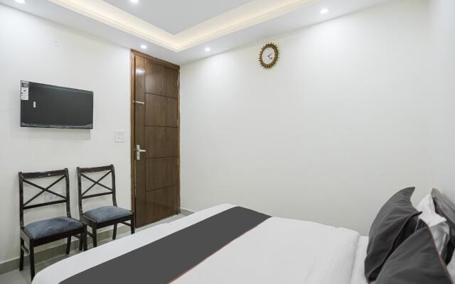 Collection O 85894 Hotel City Light Guest House