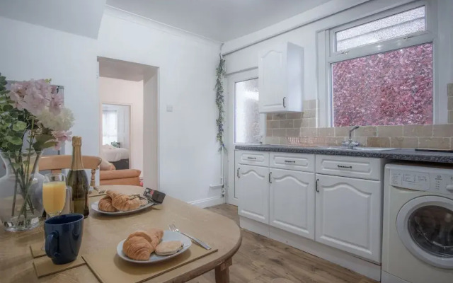 Langland Road - 1 Bedroom - Mumbles