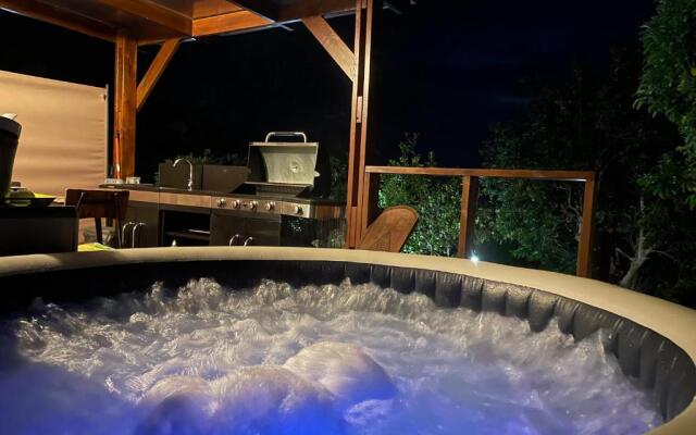 L'escapade créole Bungalow Bananier jacuzzi privatif