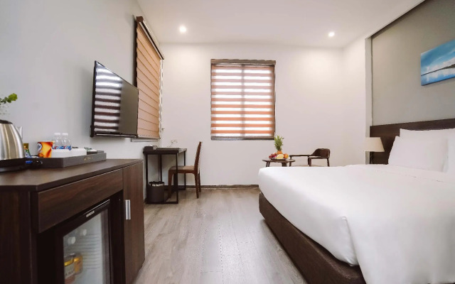 Reyna Hotel Hanoi