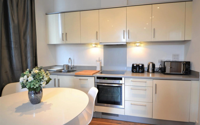 One Bedroom Apartment in Bayswater