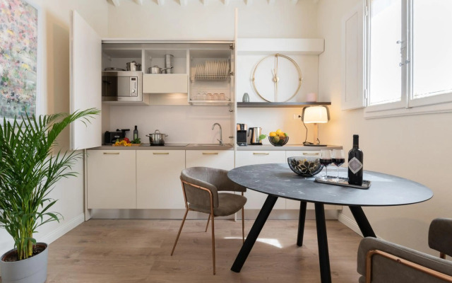 Living Walls Florence Apartments