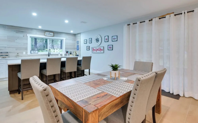 Inverness Getaway ~ 4 Mi to Henderson Lake!