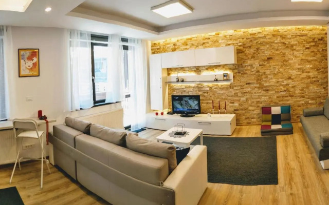 Studio 10