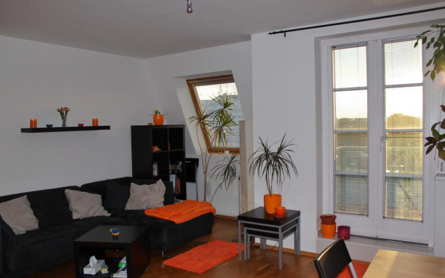 Sunny Two-story Apartment Kyje