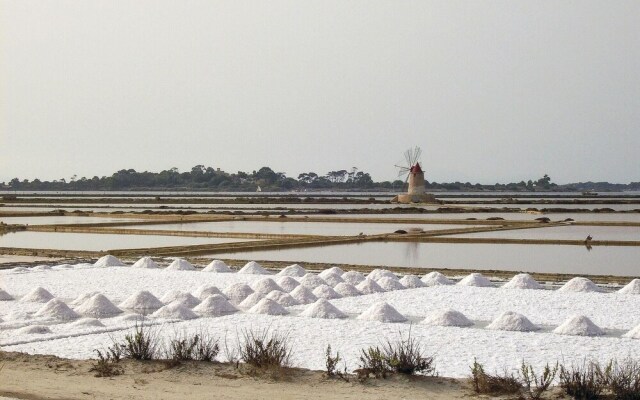 Beautiful Home in Erice With 2 Bedrooms