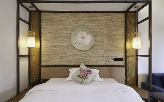 Floral Hotel Deqing Qinzizaiju