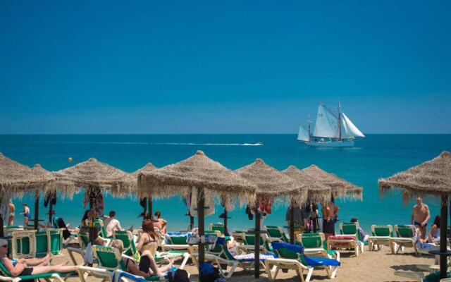 TIMON II, Luxury 3 bedroom Beachside Apartment