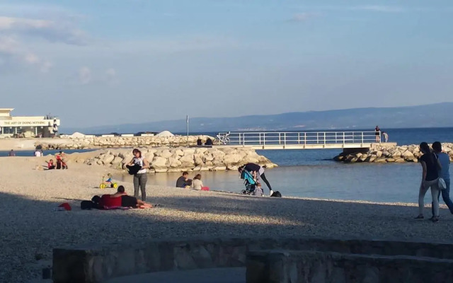Navis Split