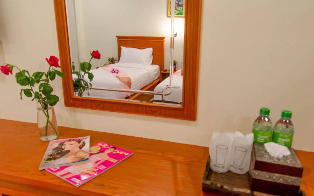 ZEN Rooms Chaofa Nok