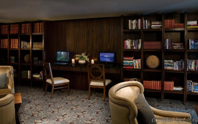L'Hermitage Hotel