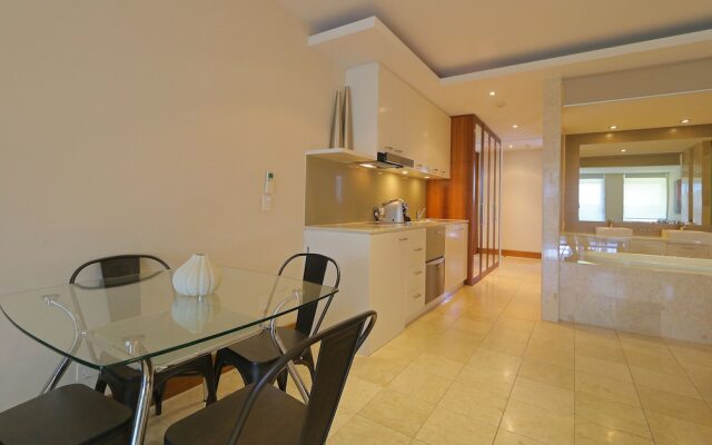 312 King Studio Plus One Bedroom