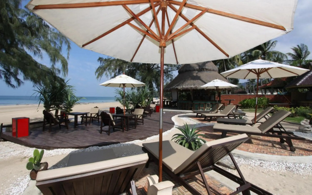 Lanta Castaway Beach Resort