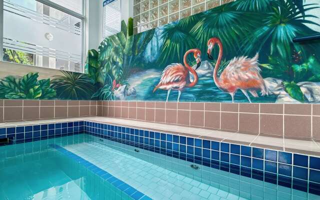 Coast Abbotsford Hotel & Suites