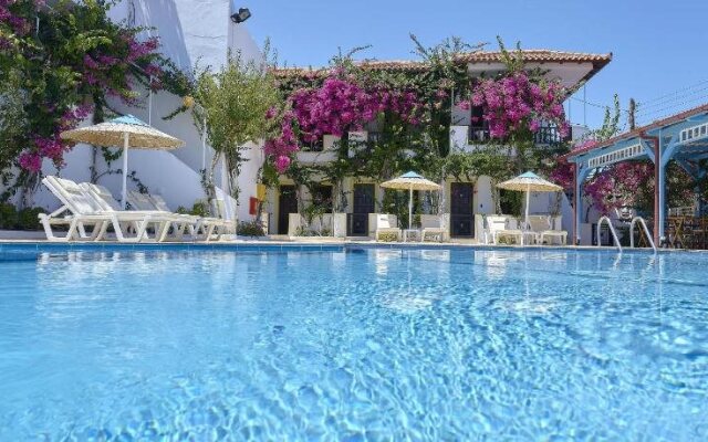 Paul Marie Hotel & Bungalows
