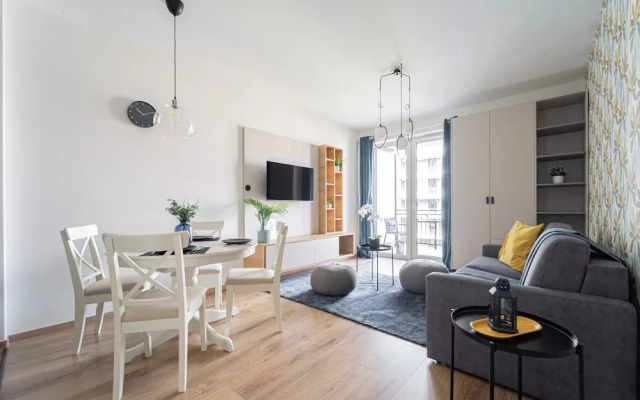 WestSide Garden Apartments by Urbanrent