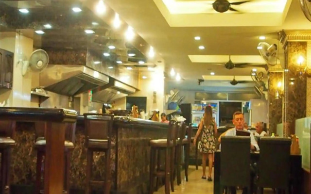 Maleez Lodge Hotel and Restaurant