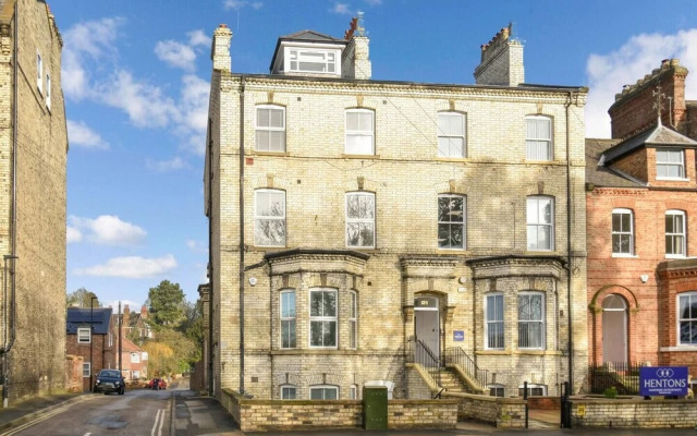 Ye Olde Windmill Apartment Free Parking