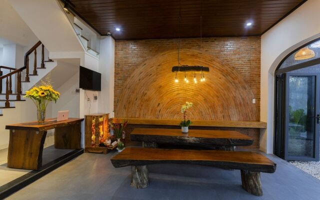 The 1993 Homestay